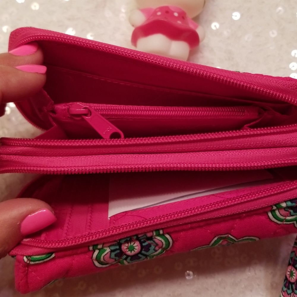 Vera Bradley All In One Crossbody - Picture 5 of 8